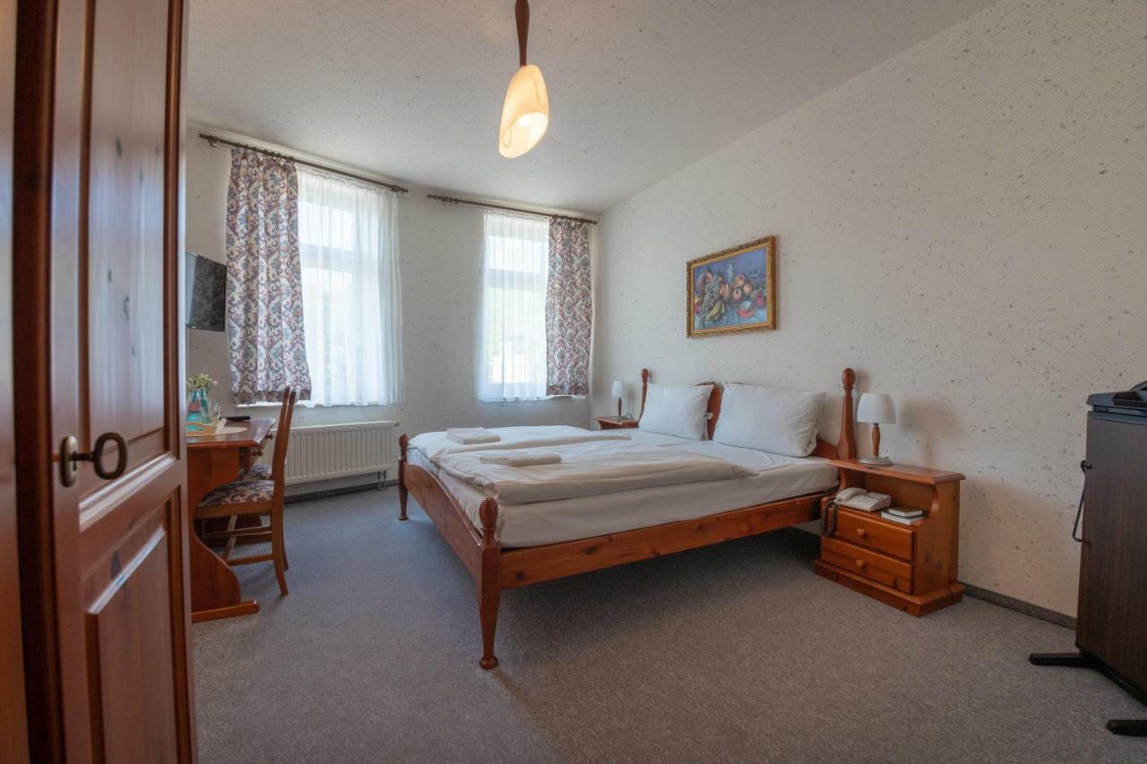 Haus Schlematal Hotel Und Restaurant Bad Schlema Εξωτερικό φωτογραφία